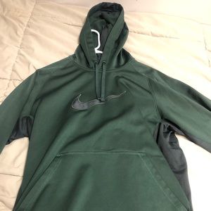 Nike Therma Fit hoodie men’s large used.